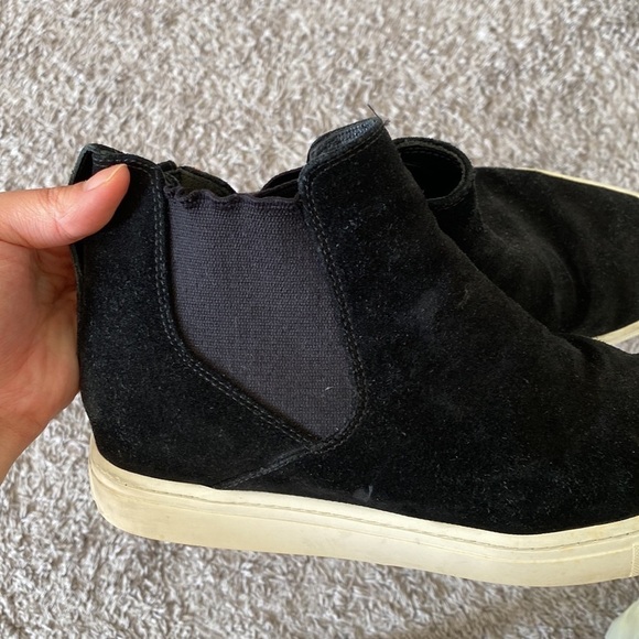 Vince Newlyn Slip On Suede Sneaker Chelsea boots Size 7.5 Black - Picture 8 of 10